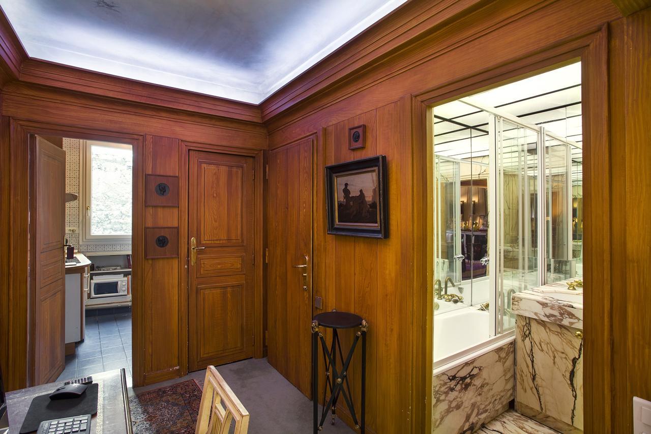 Saint Honore Paris Exterior photo